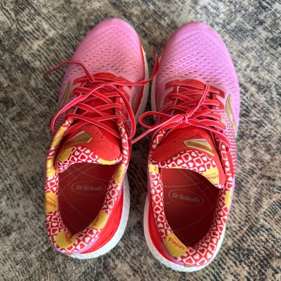 Saucony Women’s Triumph 18 'Galentine's Day' Hot Pink/Red
size 8.5 - Picture 12 of 12